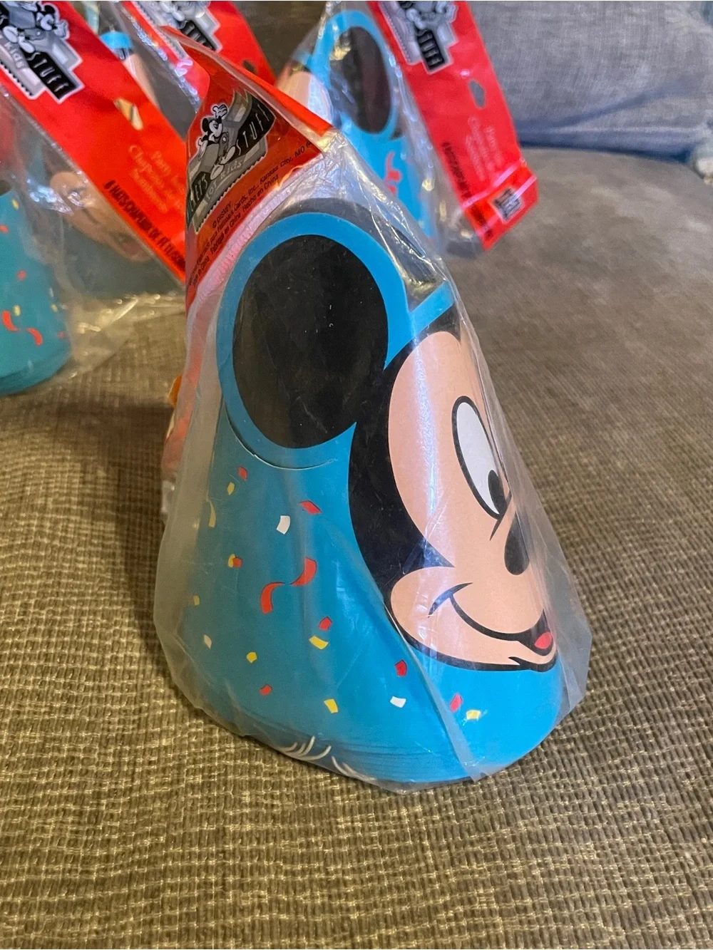 NOS Mickey Mouse Birthday Party Express Hats Vintage 40 Count Confetti Celebrate